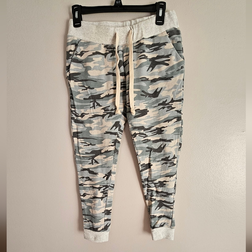 AMPERSAND AVE Light Camo Joggers